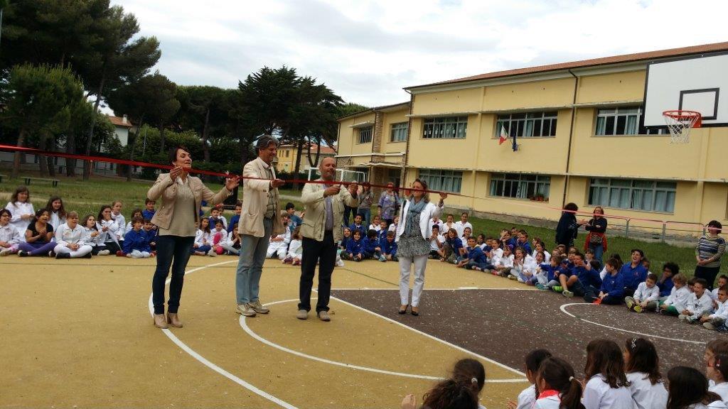 L'inaugurazione dell'area verde alla Collodi di Marina