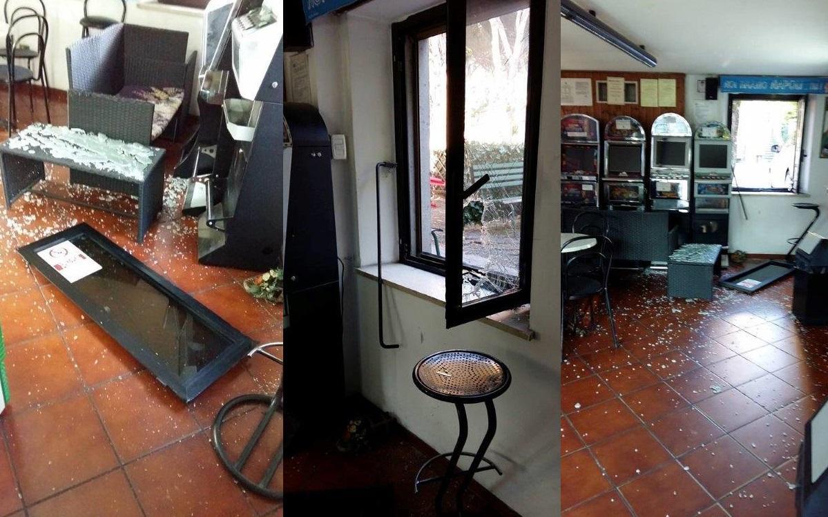 Il bar La Lucciola a Castel del Piano dopo il passaggio dei ladri