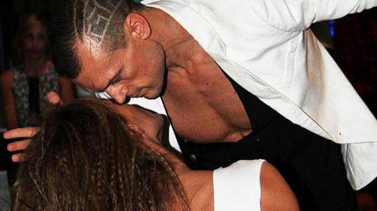 Cinquanta sfumature di kizomba ...e di pole dance con Doos Tres