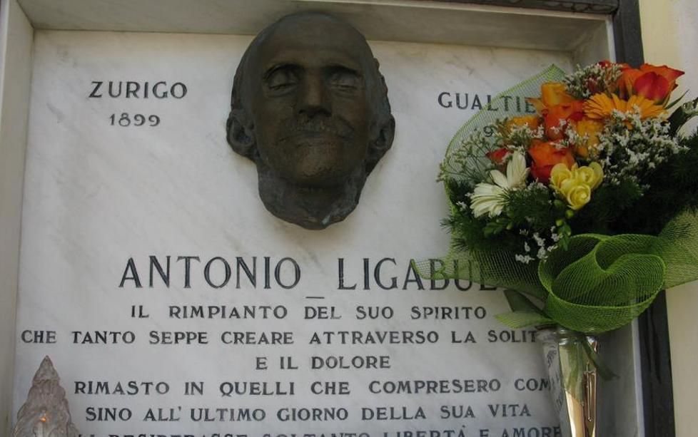 Omaggio alla tomba di Ligabue 