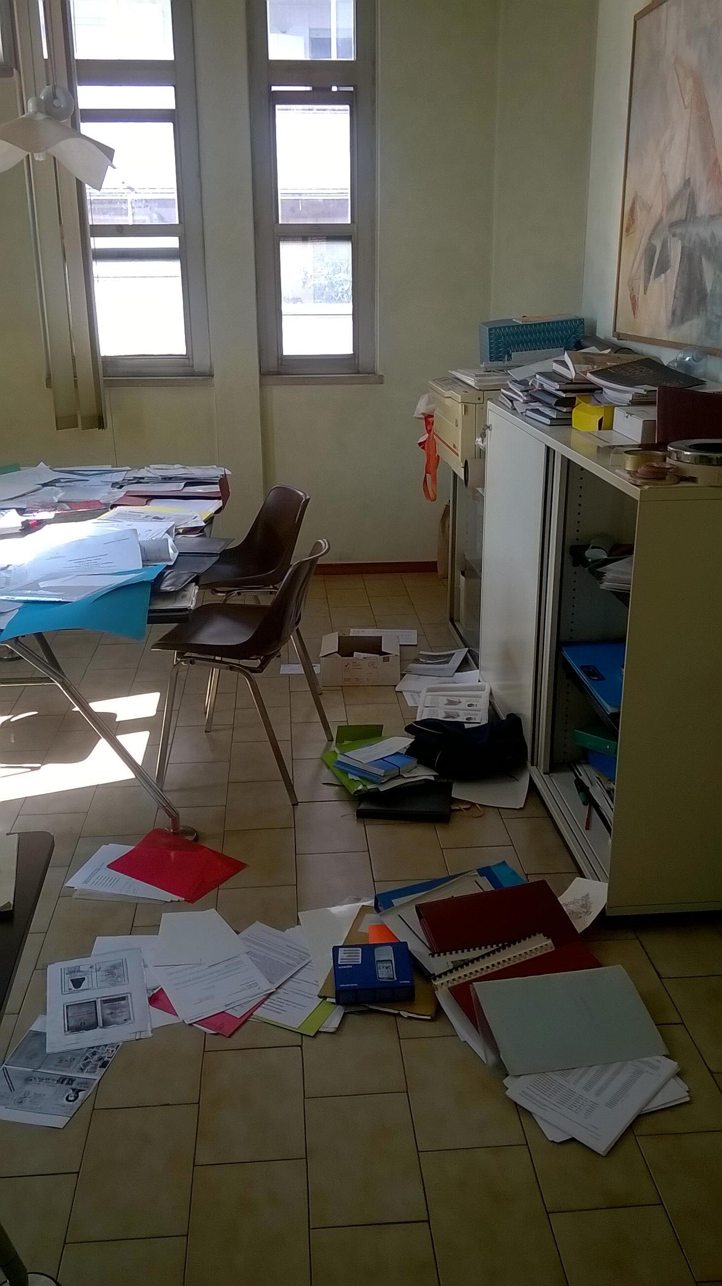 Messo a soqquadro dai ladri lo studio del candidato Francesco Paoletti
