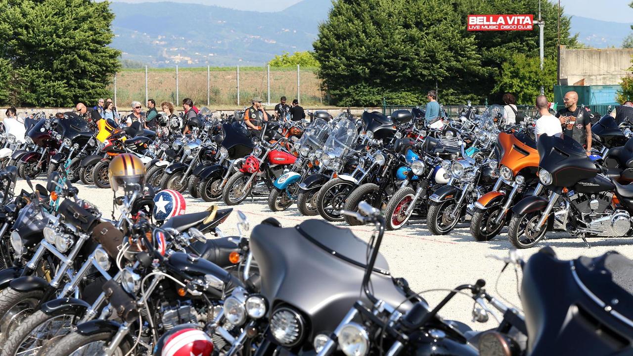 Alcune delle bellezze a due ruote già arrivate (foto Nucci)