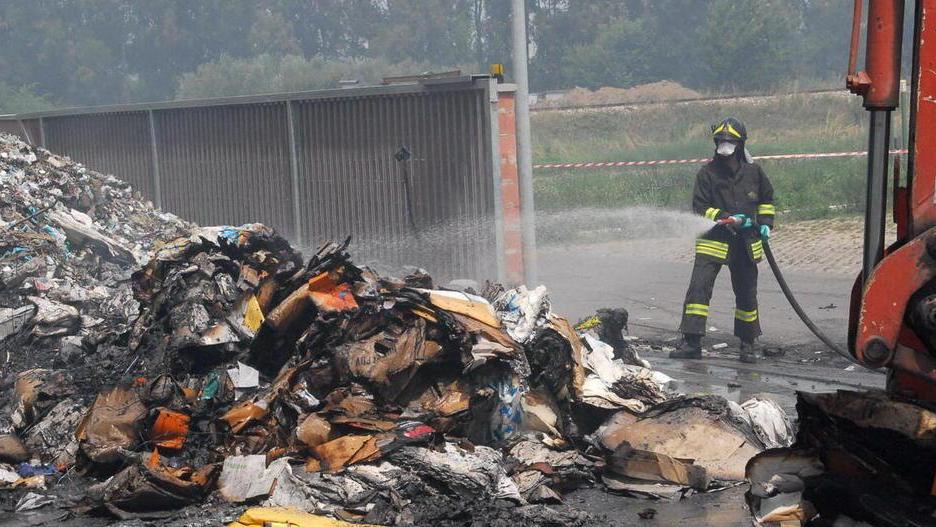 Traffico di rifiuti pericolosi Un viareggino a processo