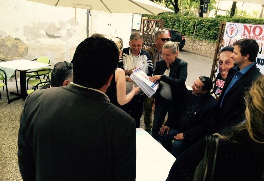 Orciano, bagarre per i manifesti elettorali