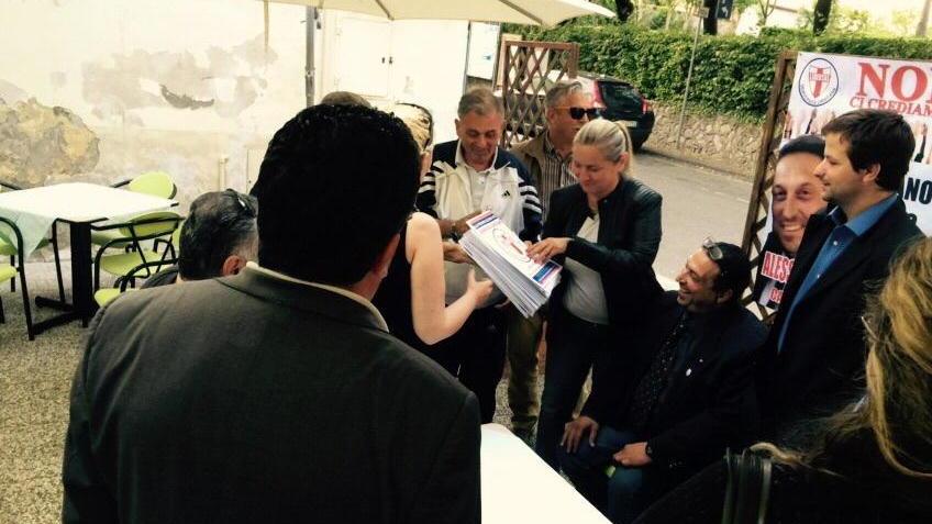 Orciano, bagarre per i manifesti elettorali