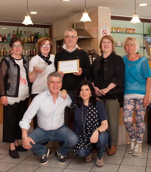 Dopo molti anni cambia la gestione del bar Indiana