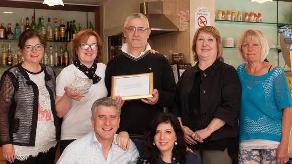 Dopo molti anni cambia la gestione del bar Indiana