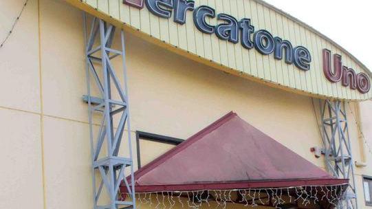 Mercatone Uno chiude 35 negozi