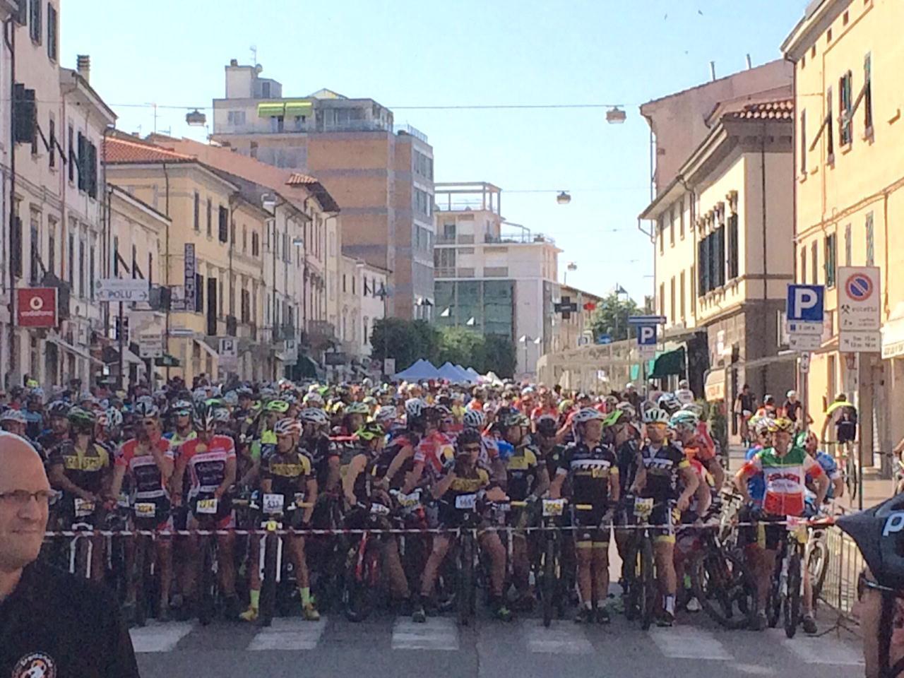 La partenza della Granfondo