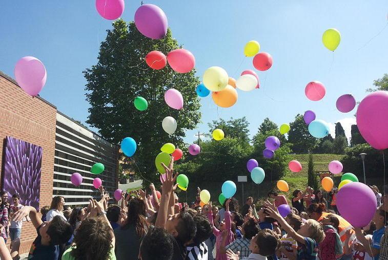 Santa Luce, palloncini per le bandiere verdi
