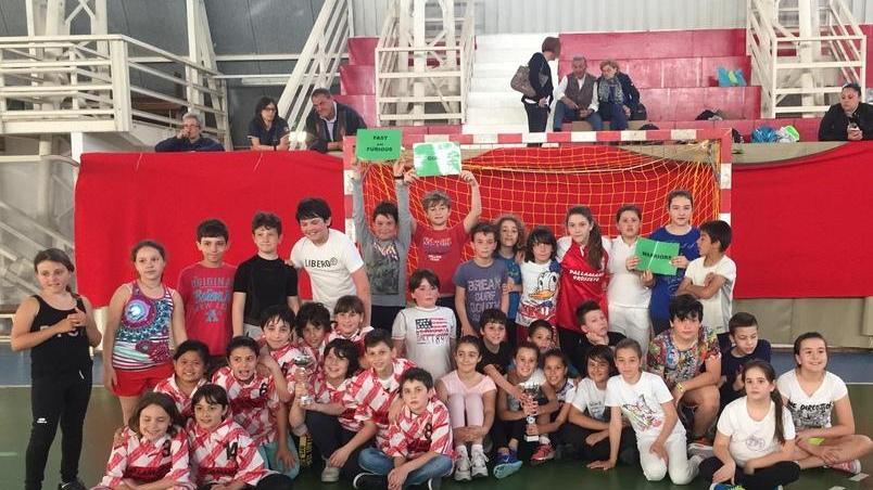 Centocinquanta bambini in campo