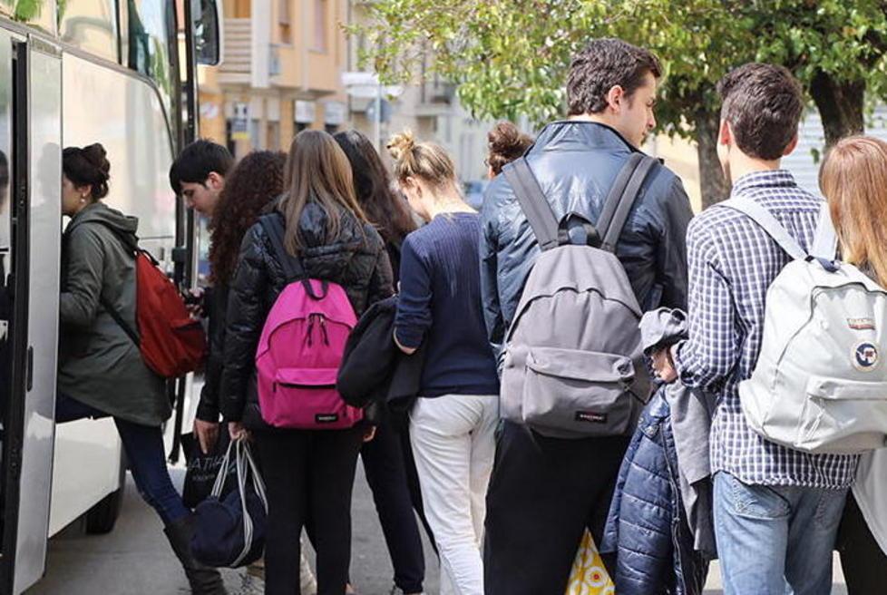 Mensa scolastiche e bus, fissate le nuove tariffe