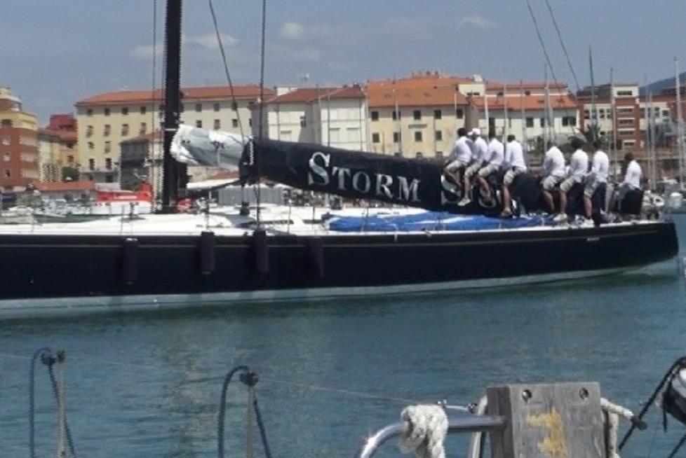 La superbarca si insabbia nel Mediceo prima della regata