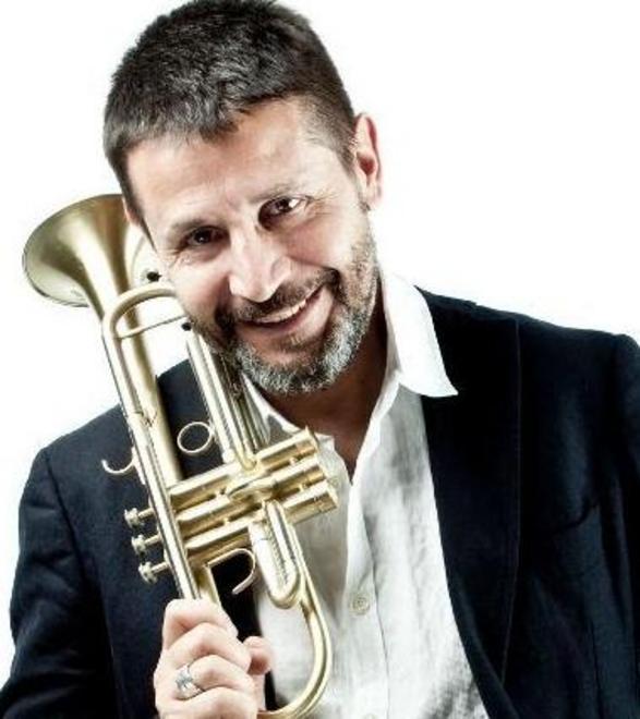ultimo saluto di ferrara al trombettista MArco tamburini