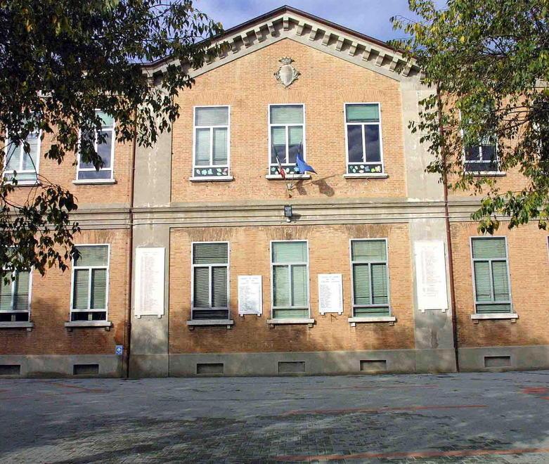 Ruba nella scuola, arrestato 