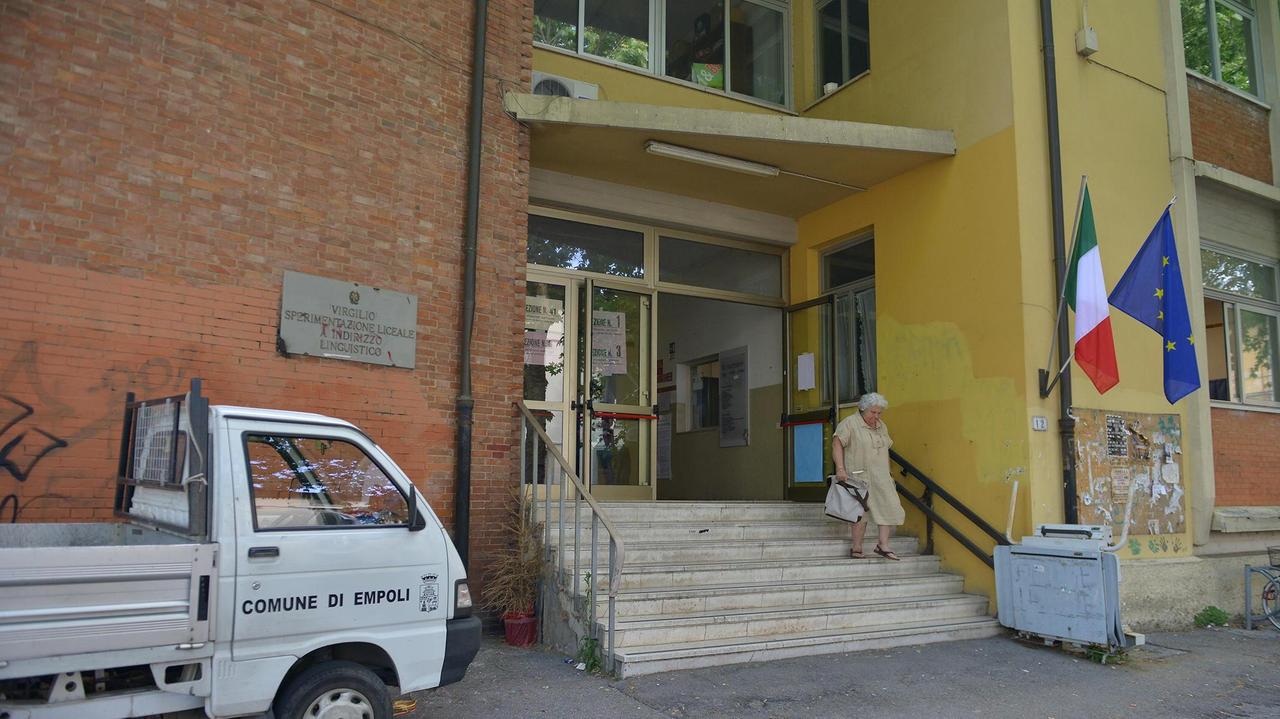 La pedana per disabili al liceo Virgilio