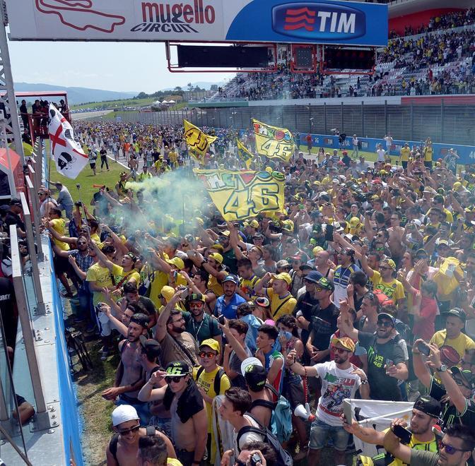 Lorenzo senza rivali poi un grande Iannone 