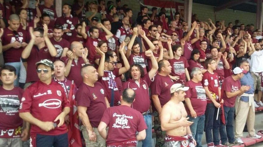 I tifosi consolano i granata