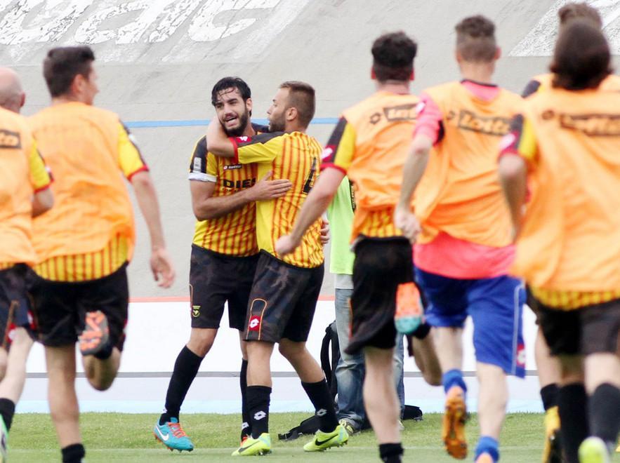 Ferretti sbaglia il rigore decisivo Como in finale contro il Bassano