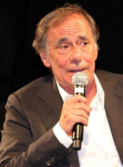 Vecchioni: il mondo di oggi? Lo accetto ma non è il mio 