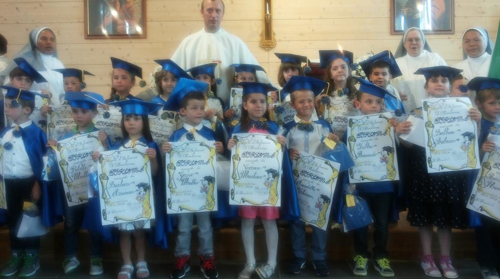 Scuola dell’infanzia un diploma ai bambini 