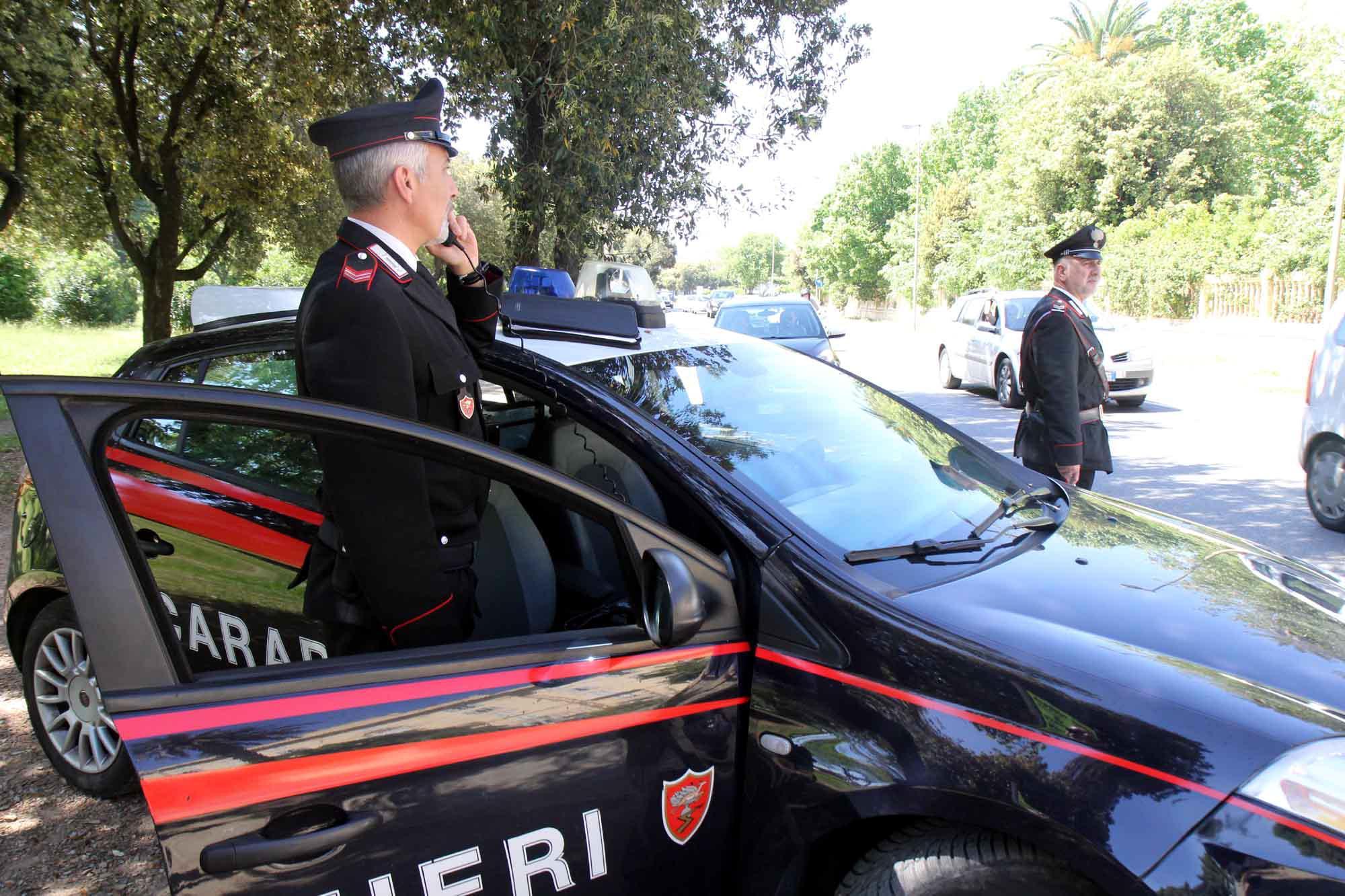 Carabinieri in servizio (foto di archivio)