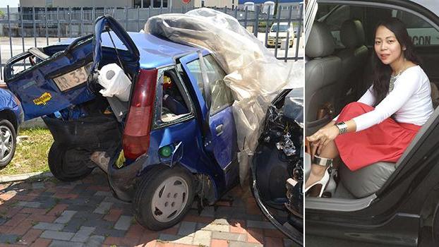L'auto sulla quale viaggiava la giovane vittima (a destra)