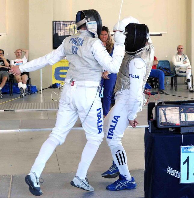 Un incontro dell'edizione 2014 dei campionato master di scherma (Foto Gori)
