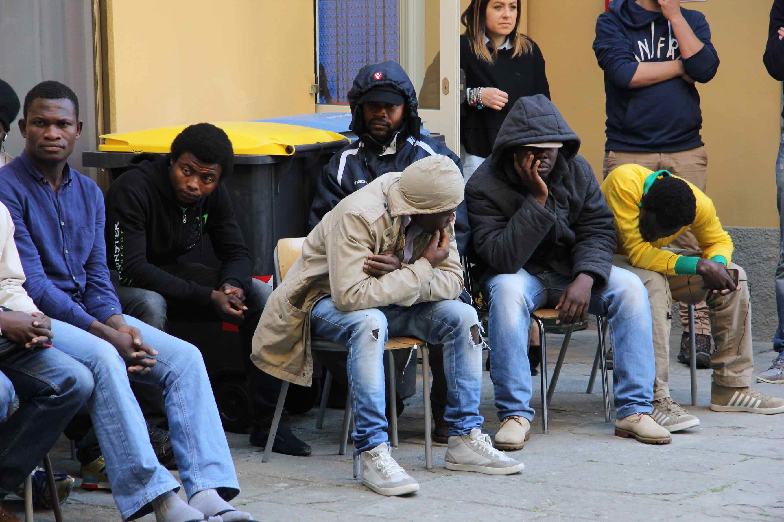 I profughi alloggianti nell'ex Santa Caterina (foto Batavia) 