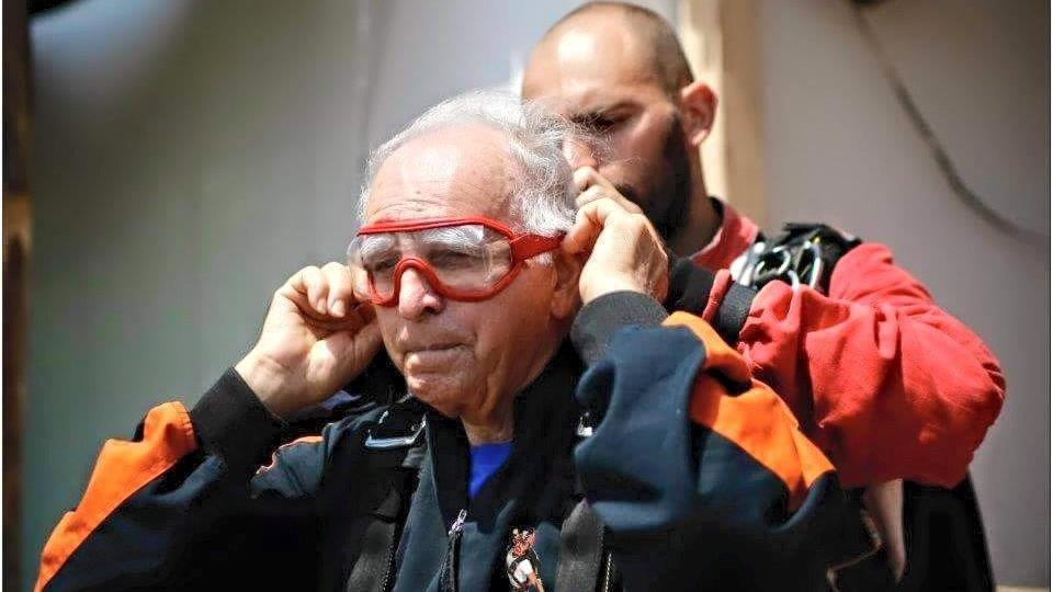 Michele Marrini col paracadute