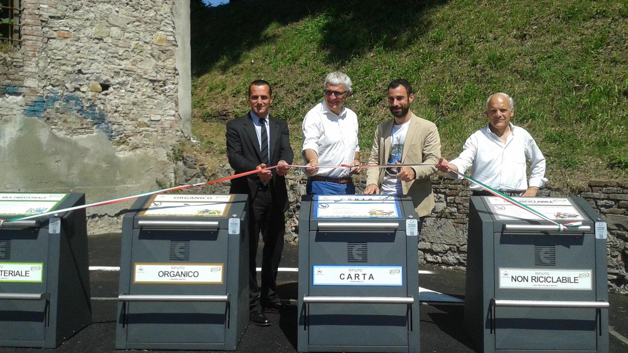 L'inaugurazione dell'isola ecologica di piazza Varanini