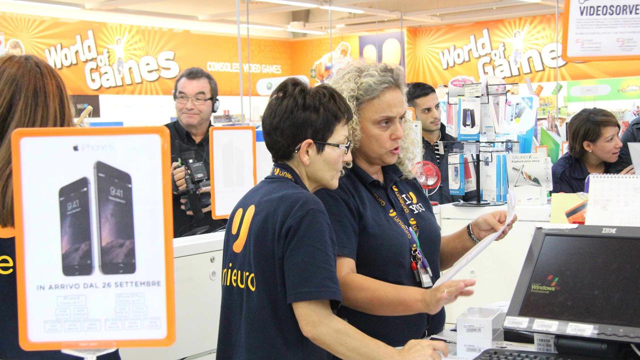 Lavoro: assunzioni alla catena Unieuro. Opportunità alla Lamborghini