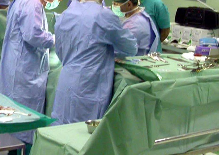 Il chirurgo sbaglia e interviene sulle vertebre sane 