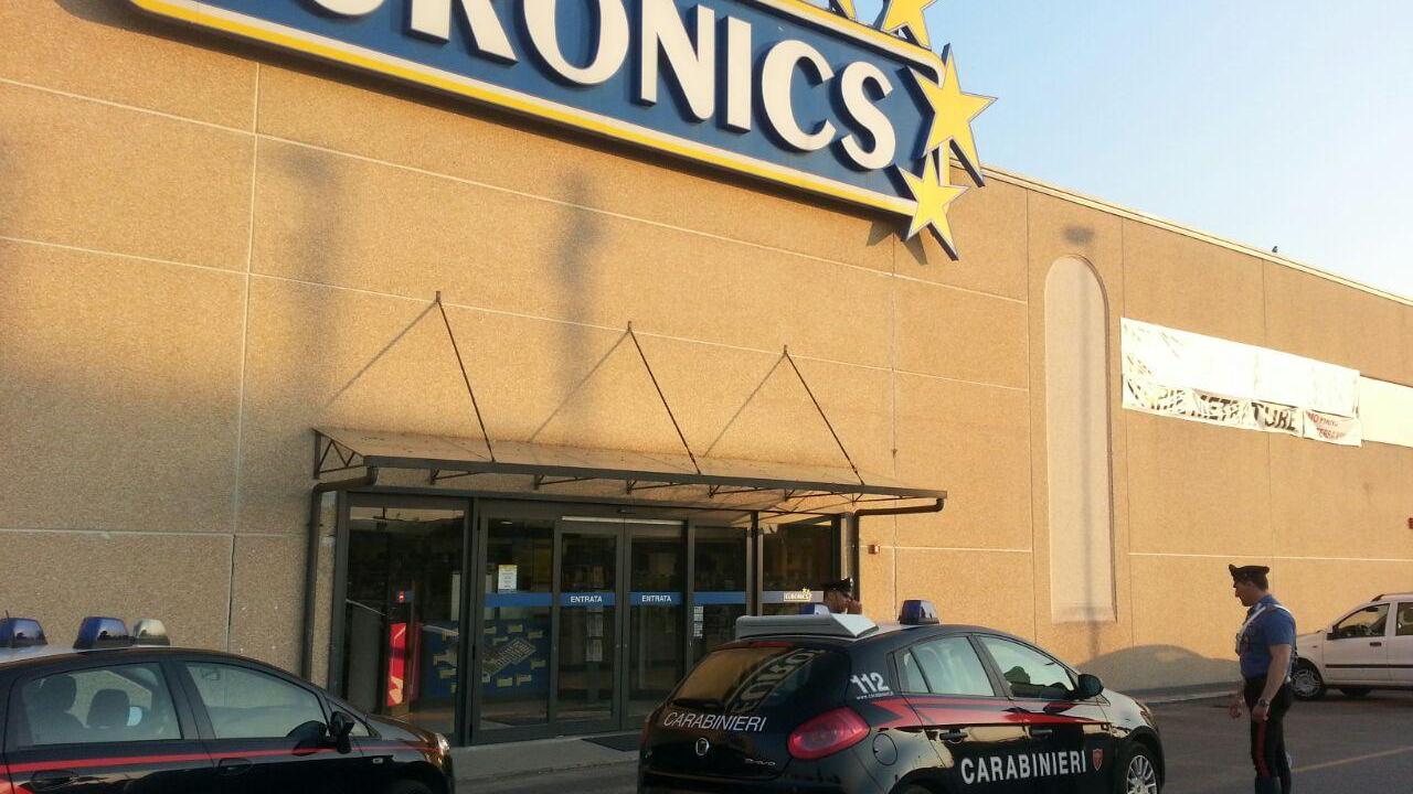 Il mega store Euronics di Follonica preso di mira dal rapinatore