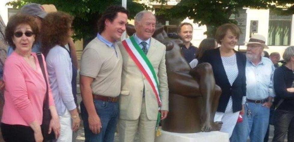 Il regalo di Maria Gamundi Una scultura per il parco