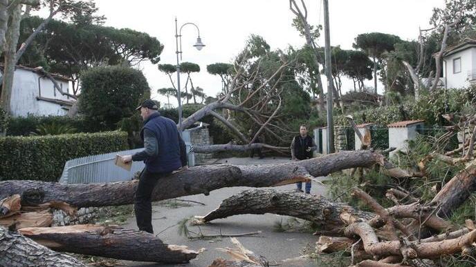 A Marina strade buie a 3 mesi dall’uragano Il Comune si sveglia