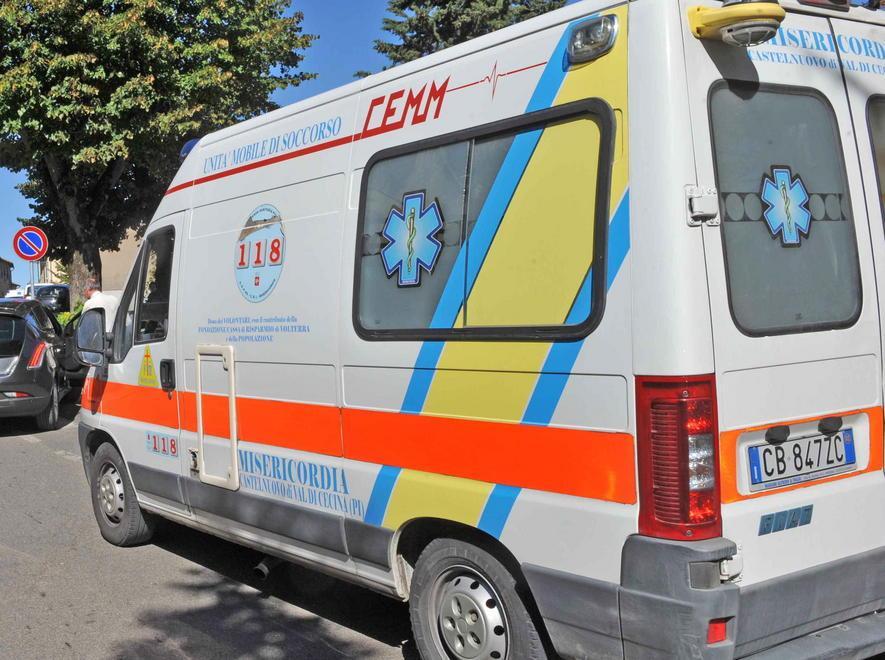 Muore nel sonno a 31 anni, lo trova il padre 
