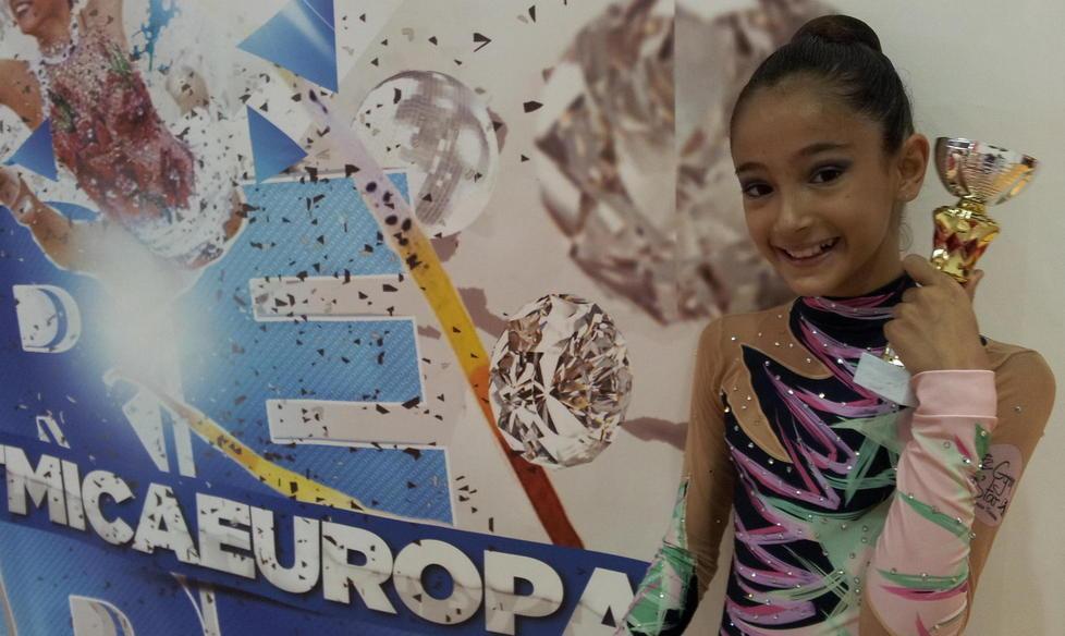Arianna Bertolucci protagonista nelle gare di ginnastica a Rimini