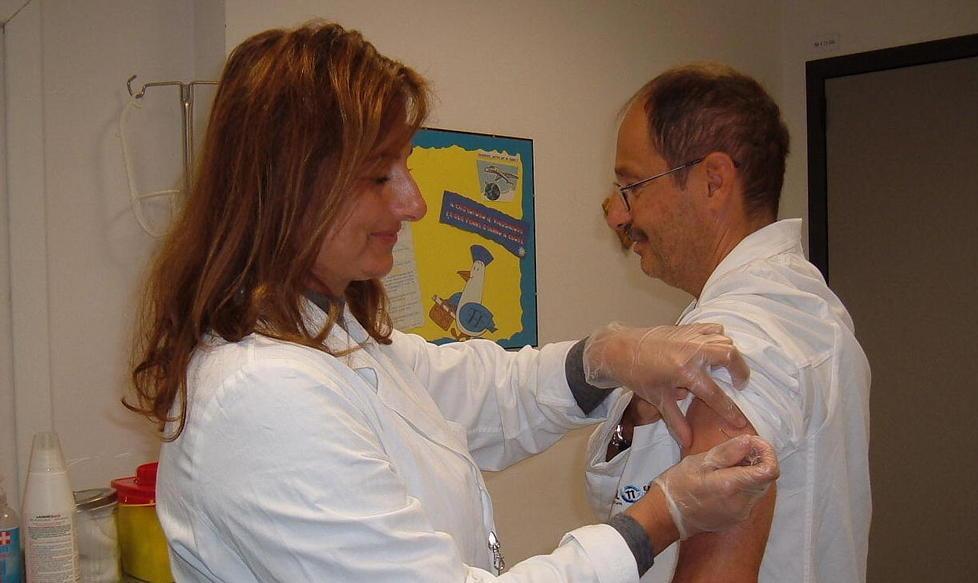 Meningite, la scuola di Ottica offre il vaccino 