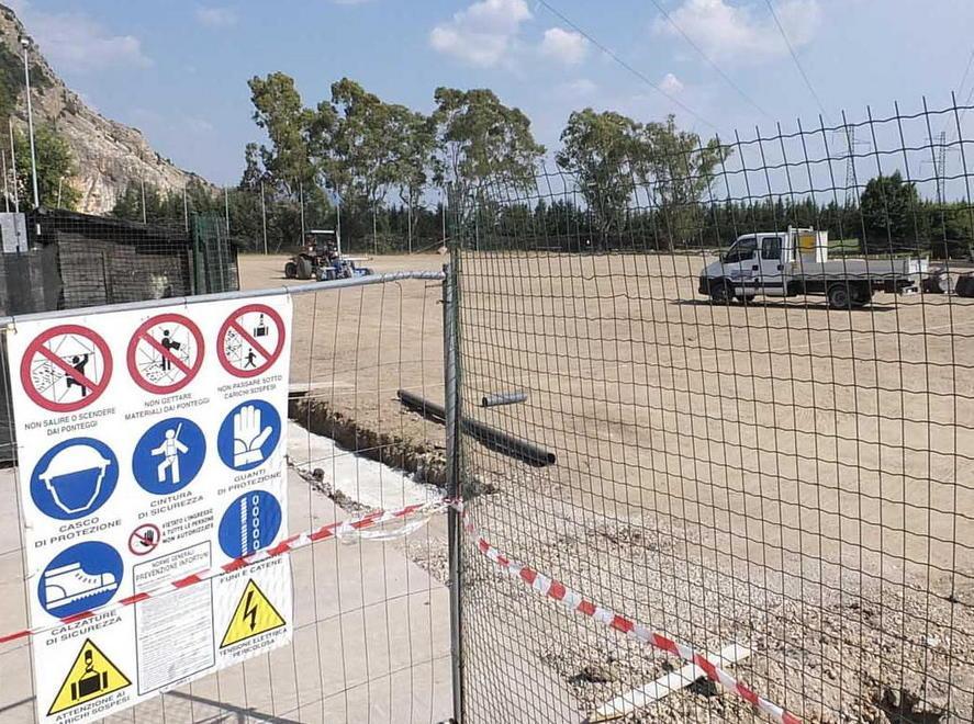 A fine mese sarà ultimato il campo in erba sintetica 