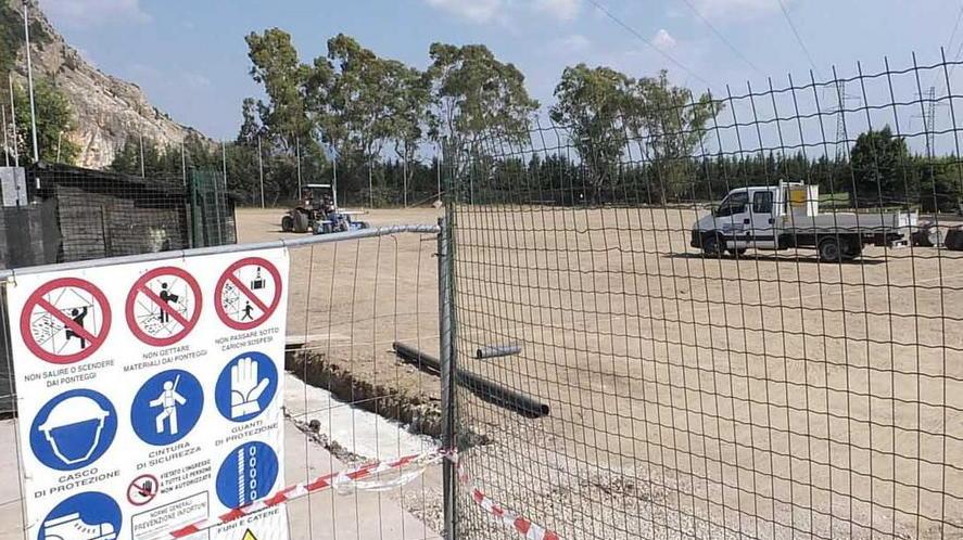 A fine mese sarà ultimato il campo in erba sintetica