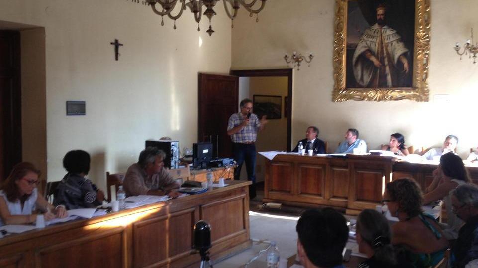 Il sindaco richiama il dirigente Donati