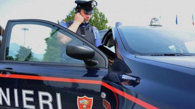 Derubata una cliente all’interno di un negozio