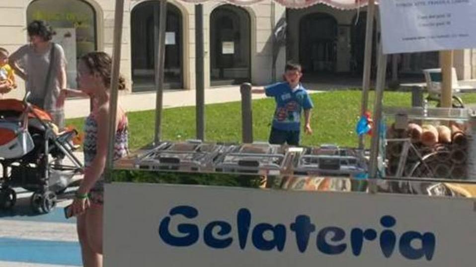 Bufera sull’assessore che allontana un gelataio