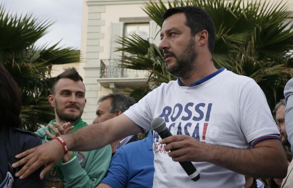 In città torna Matteo Salvini che annuncia: andremo fino in fondo sul caso elettorale