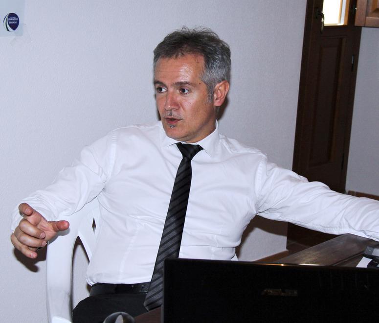 Abusivismo, la prima grana del neo sindaco 