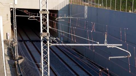 Nuova galleria Fs: treno resta bloccato