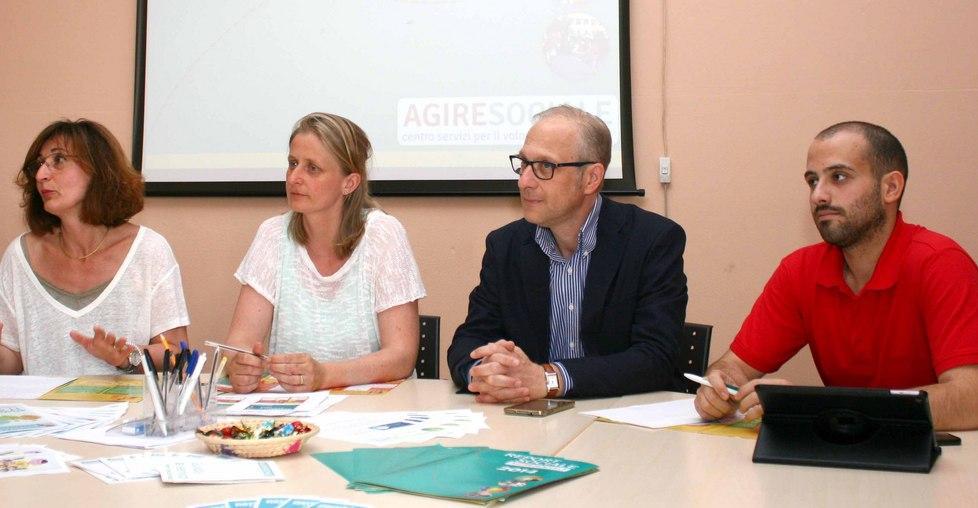 Solidarietà in movimento Le azioni di Agire Sociale 