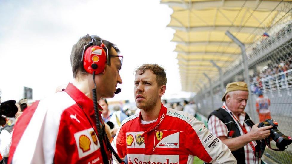 Vettel subito fuori: partirà 16esimo