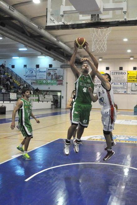 Basket senza sosta ultima chiamata per il Cecina in gara 3 